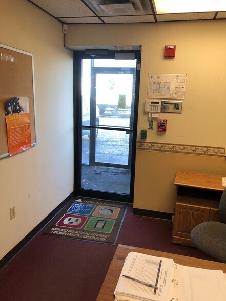 More Photos Of 1961 Base Ave, Springfield Industrial For Sale