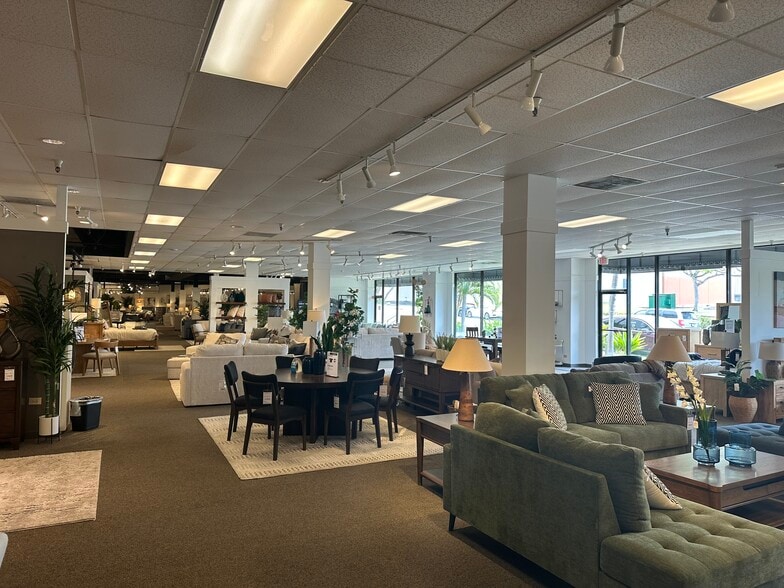 More Photos Of 4296-4360 Malaai St, Honolulu Warehouse For Lease