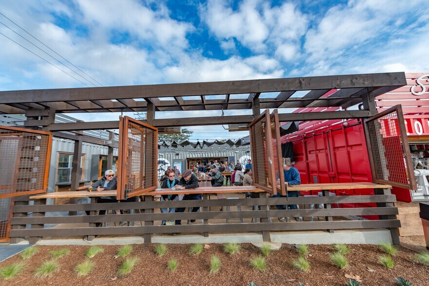 More Photos Of 3768 Long Beach Blvd, Long Beach Restaurant For Lease