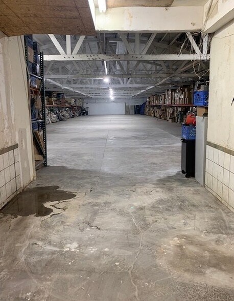 More Photos Of 1729 S Santee St, Los Angeles Warehouse For Lease