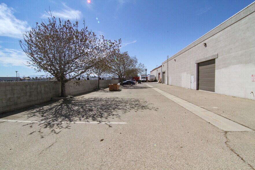 More Photos Of 45440 Trevor Ave, Lancaster Warehouse For Sale