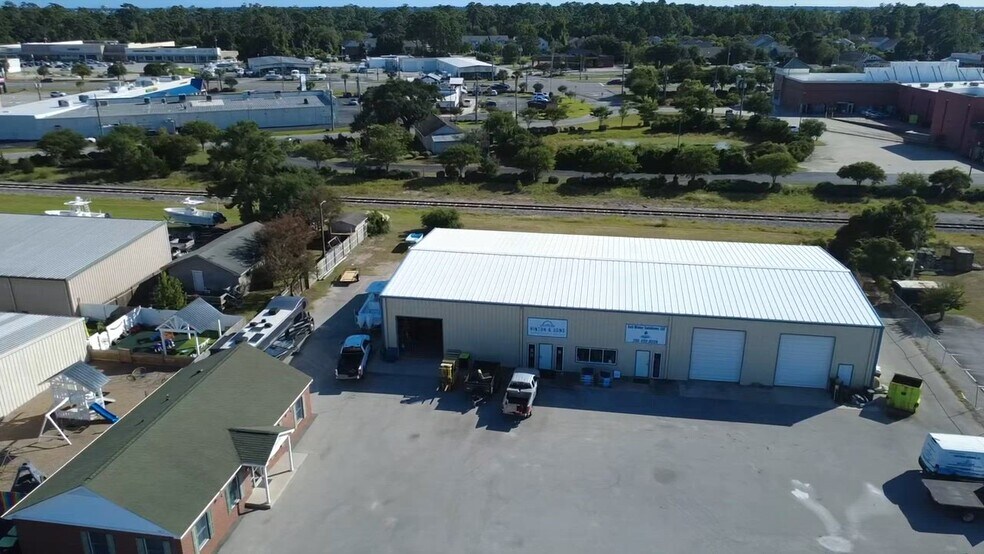 Primary Photo Of 4911 Bridges St, Morehead City Flex For Lease