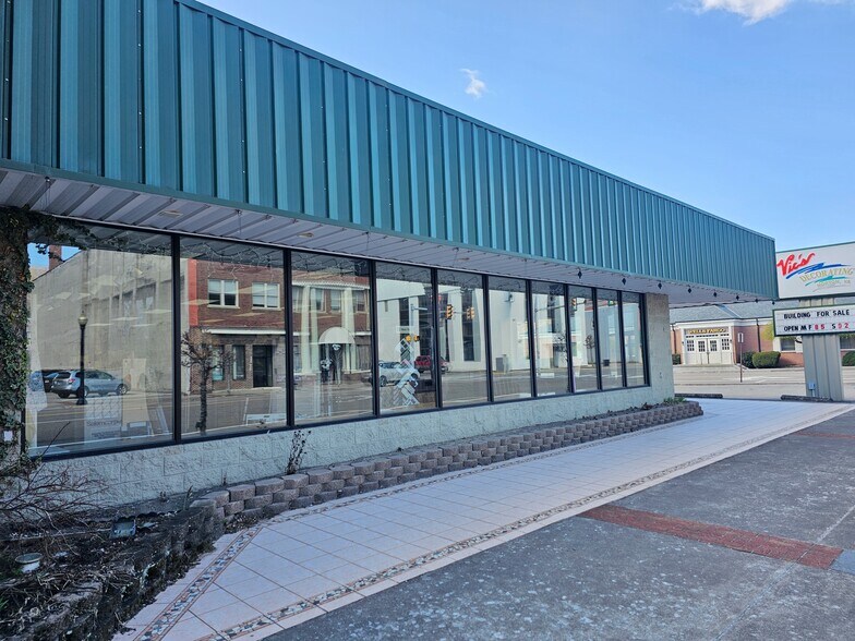 More Photos Of 629 Park NW ave, Norton Storefront For Sale