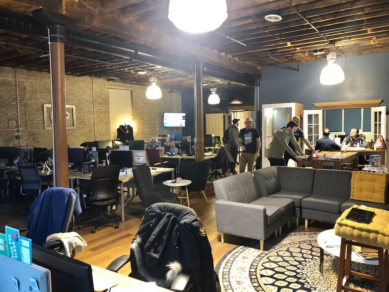 More Photos Of 160 N Franklin St, Chicago Office For Lease