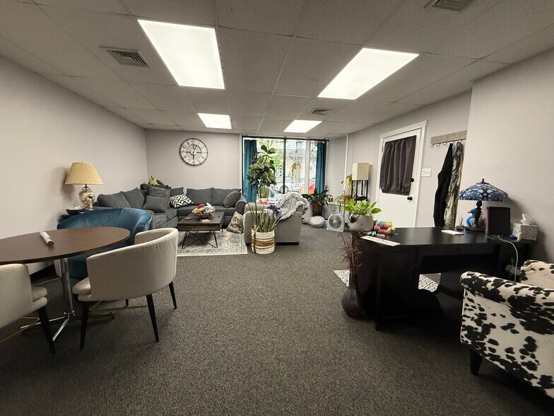 More Photos Of 800 Main St, Hellertown Office For Lease
