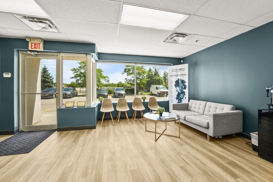 More Photos Of 353-359 Saunders Rd, Barrie Light Distribution For Sale