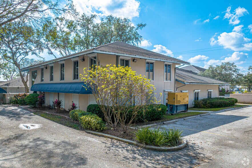 More Photos Of 2310 Commerce Point Dr, Lakeland Unknown For Lease