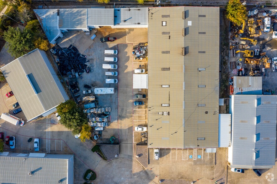 More Photos Of 1210 Metro Park Blvd, Lewisville Distribution For Sale
