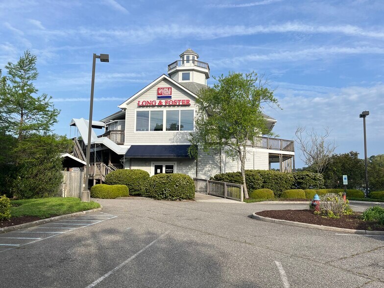 More Photos Of 800 Laskin Rd, Virginia Beach Freestanding For Sale
