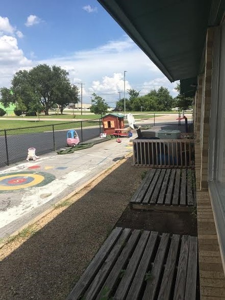 More Photos Of 1300-1342 W Euless Blvd, Euless Loft Creative Space For Lease