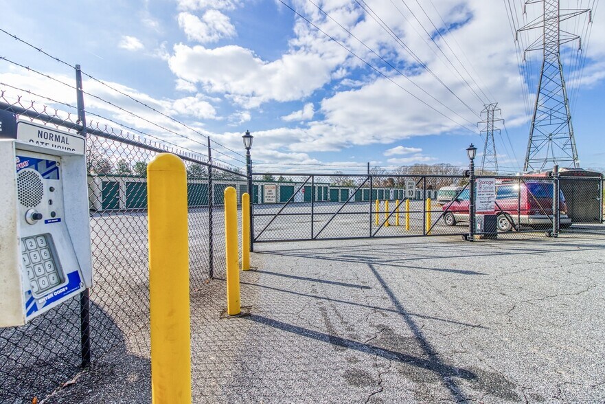 More Photos Of 744 Buffalo Shoals Rd, Statesville Self Storage For Lease