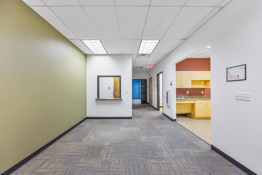 More Photos Of 5500 Murrell Rd, Melbourne Office For Sale