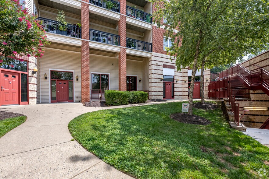 More Photos Of 130 Rollins Ave, Rockville Apartments For Lease