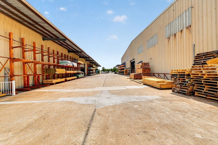 More Photos Of 722 Duck Lake Rd, Lady Lake Industrial For Sale