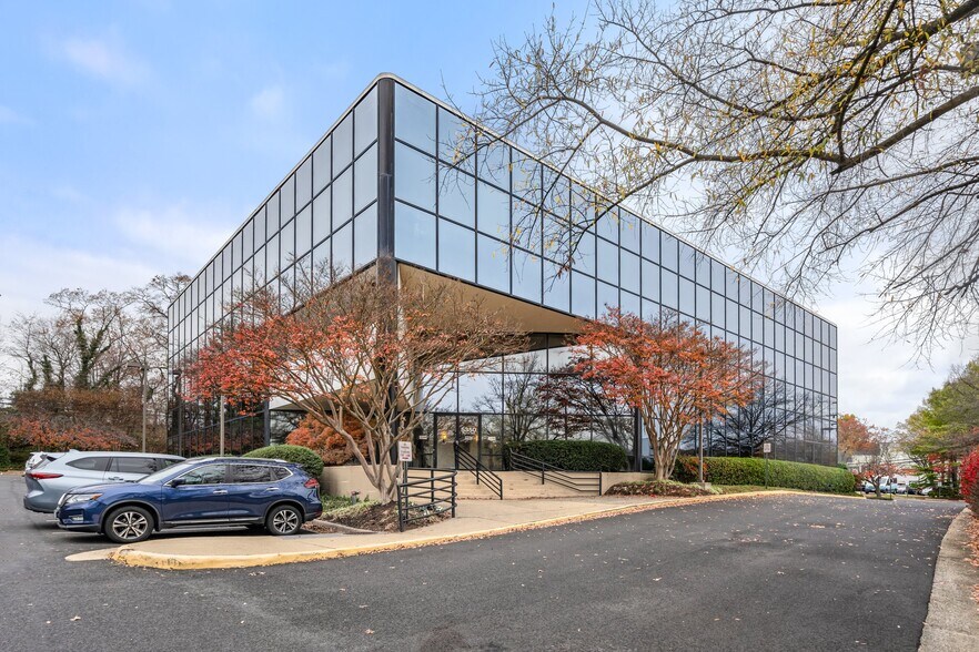 More Photos Of 5350 Shawnee Rd, Alexandria Medical For Sale