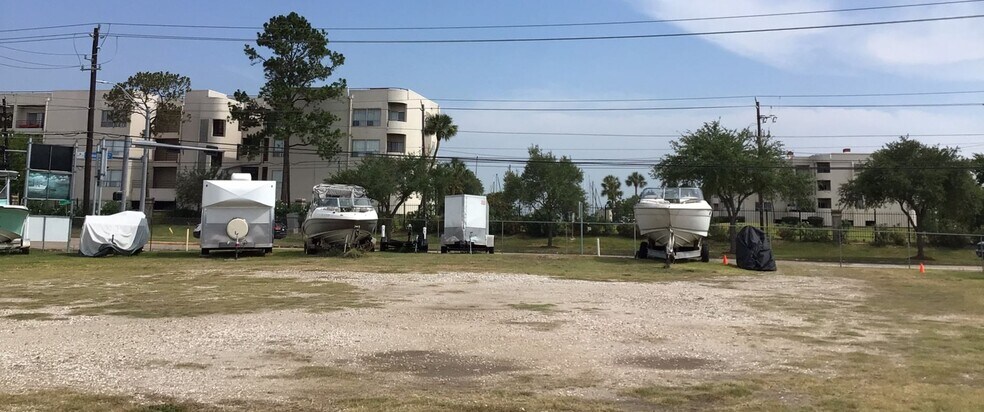 More Photos Of 921 Lawrence Rd, Kemah Industrial For Sale