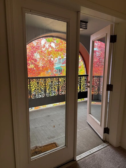 More Photos Of 1006 Harris Ave, Bellingham Storefront Retail Residential For Sale