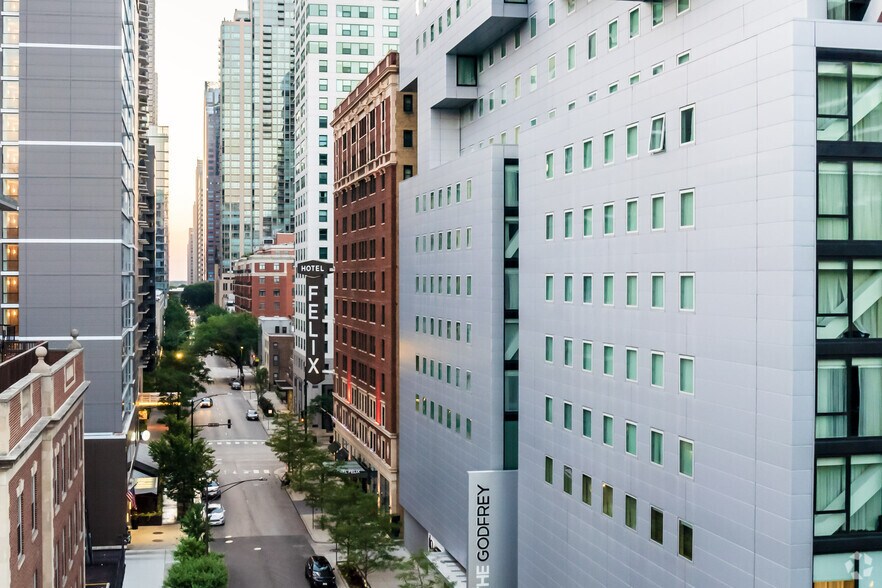 More Photos Of 111 W Huron St, Chicago Hotel For Lease