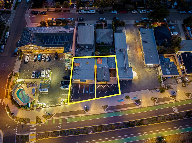 More Photos Of 422 N Coast Highway 101, Encinitas Storefront For Lease
