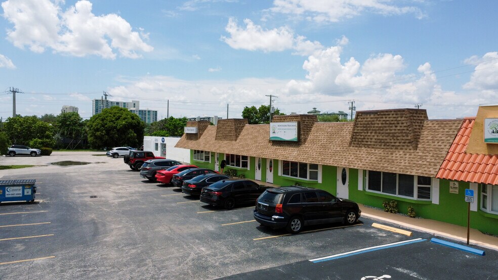 More Photos Of 241 SW 6th St, Pompano Beach Freestanding For Sale