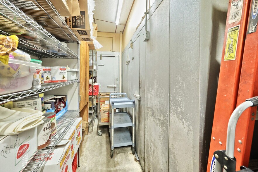 More Photos Of 1 Cherry St, Seven Valleys General Retail For Sale