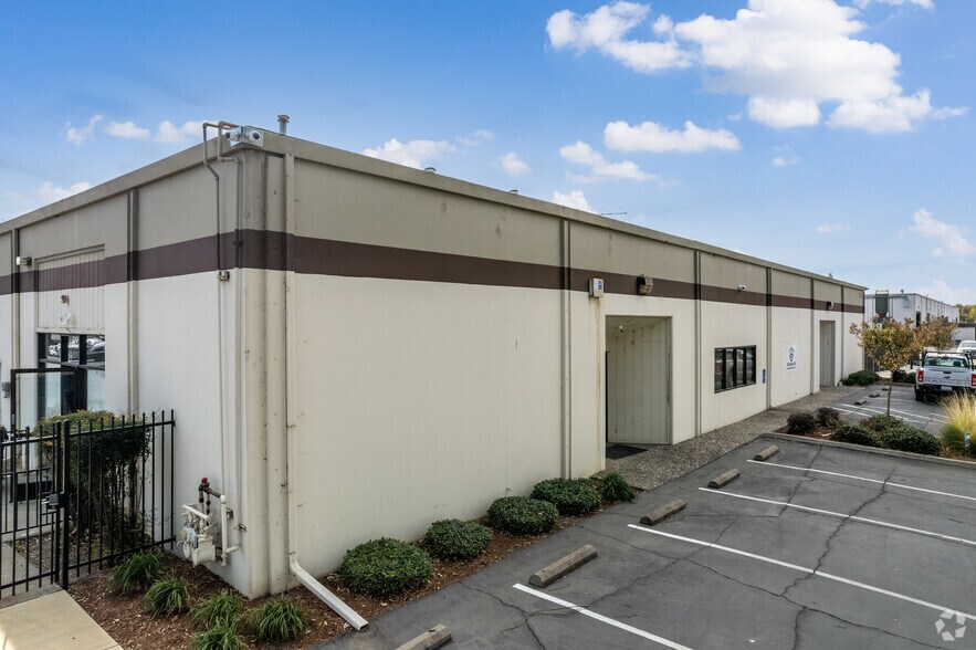 More Photos Of 1540 Tanforan Ave, Woodland Warehouse For Lease