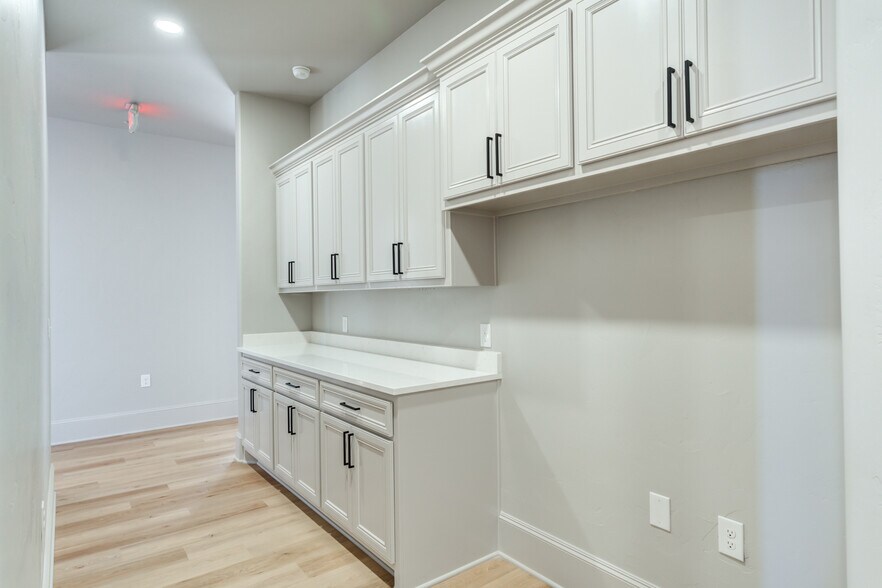 More Photos Of 1418 N Slide Rd, Lubbock Medical For Sale