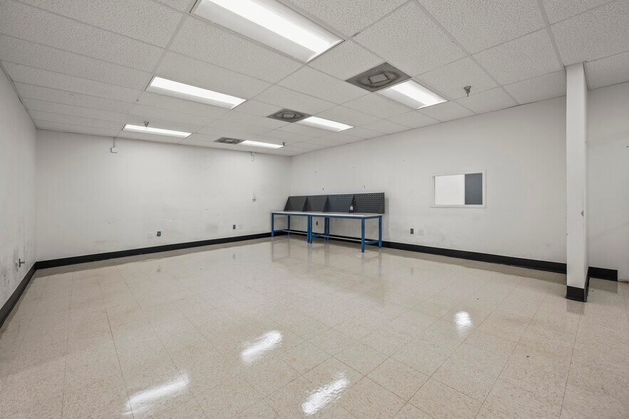 More Photos Of 4410 Indiana Ave, Winston-Salem Warehouse For Lease