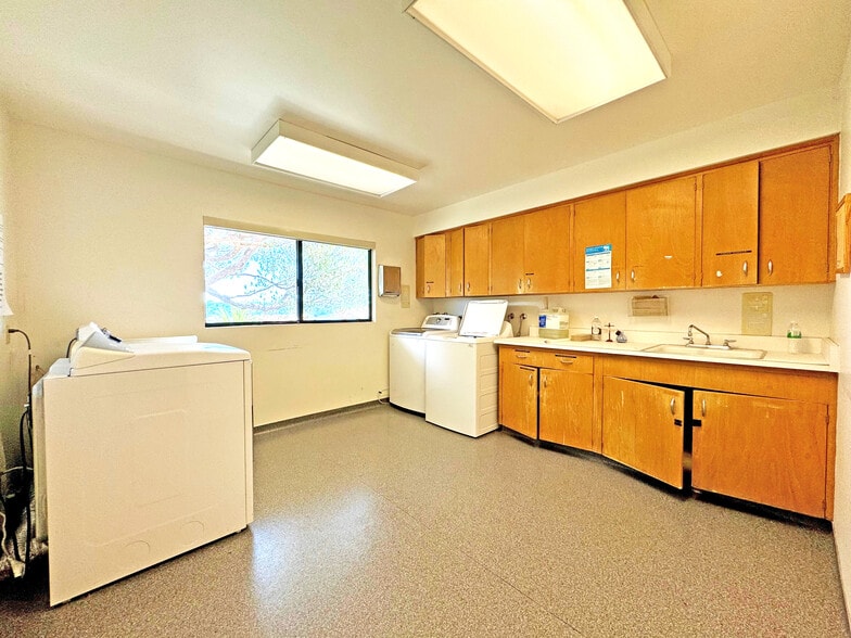 More Photos Of 1621 Grand Ave, Santa Barbara Assisted Living For Sale