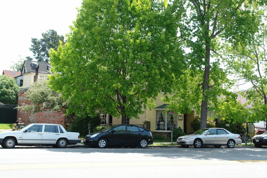 More Photos Of 2629 Telegraph Ave, Berkeley Restaurant For Lease