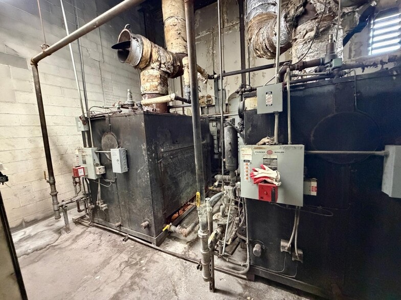 More Photos Of 30 Rockland Park Ave, Tappan Warehouse For Lease