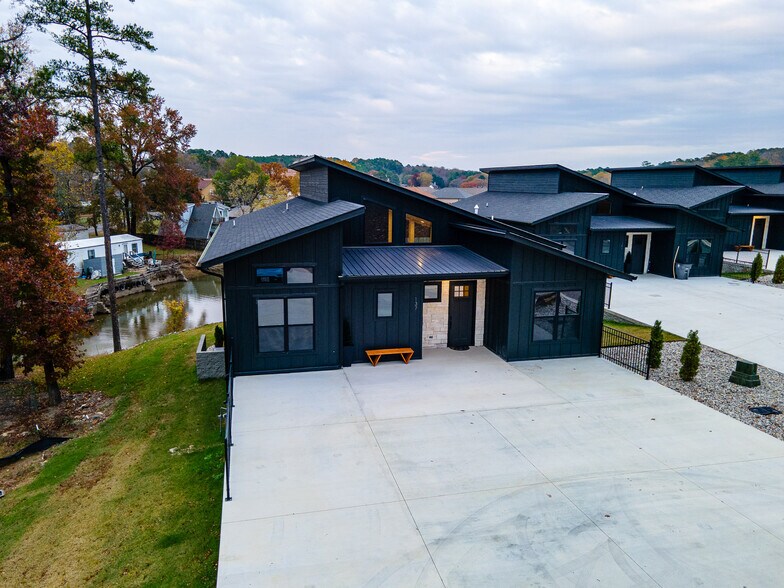 More Photos Of 215 Wayward Winds Rd, Hot Springs National Park Apartments For Sale