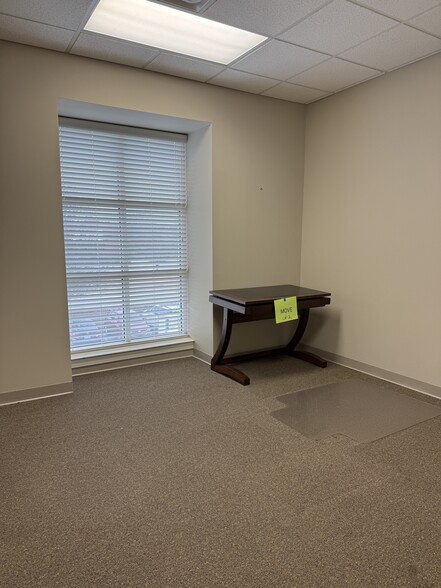 More Photos Of 639 Executive Pl, Fayetteville Medical For Lease
