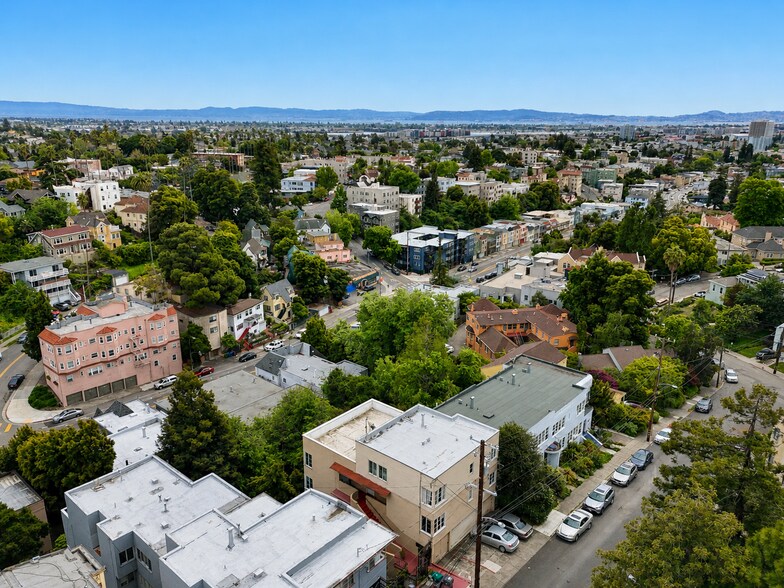 More Photos Of 33 Home Pl E, Oakland Apartments For Sale