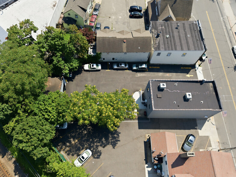 More Photos Of 272 Broadway, Bethpage General Retail For Sale