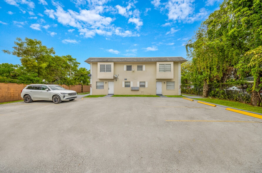 More Photos Of 842 NW 1st Ave, Fort Lauderdale Apartments For Sale
