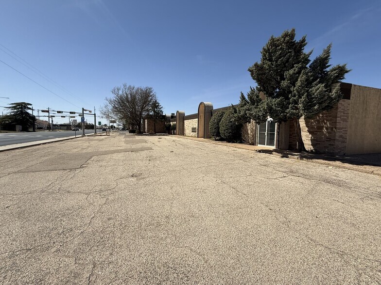 More Photos Of 901 E Tahoka Rd, Brownfield Office For Sale