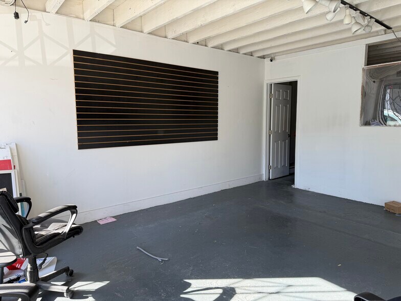 More Photos Of 7815-7817 Melrose Ave, Los Angeles Storefront Retail Office For Lease