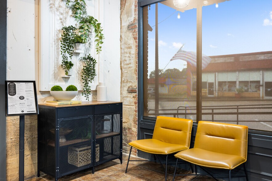 More Photos Of 14 W Main St, Idabel Restaurant For Sale