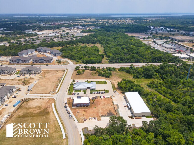 More Photos Of 3622 Duchess, Denton Office For Lease