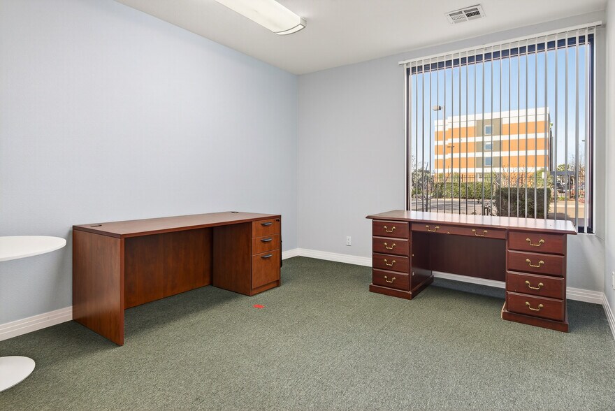 More Photos Of 22421-22429 Hesperian Blvd, Hayward Research And Development For Sale