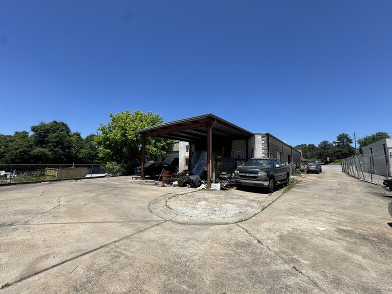 More Photos Of 4050 Lawrenceville Hwy NW, Lilburn Auto Repair For Sale