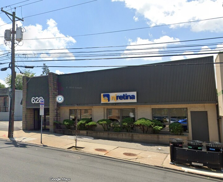 More Photos Of 580 Cedar Ln, Teaneck Medical For Sale