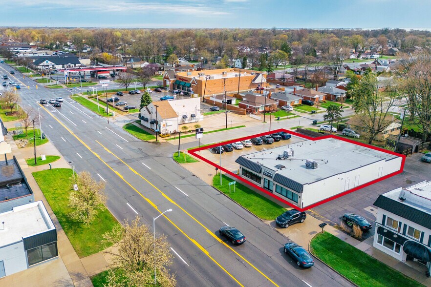 More Photos Of 29350 Harper Ave, Saint Clair Shores Office For Sale