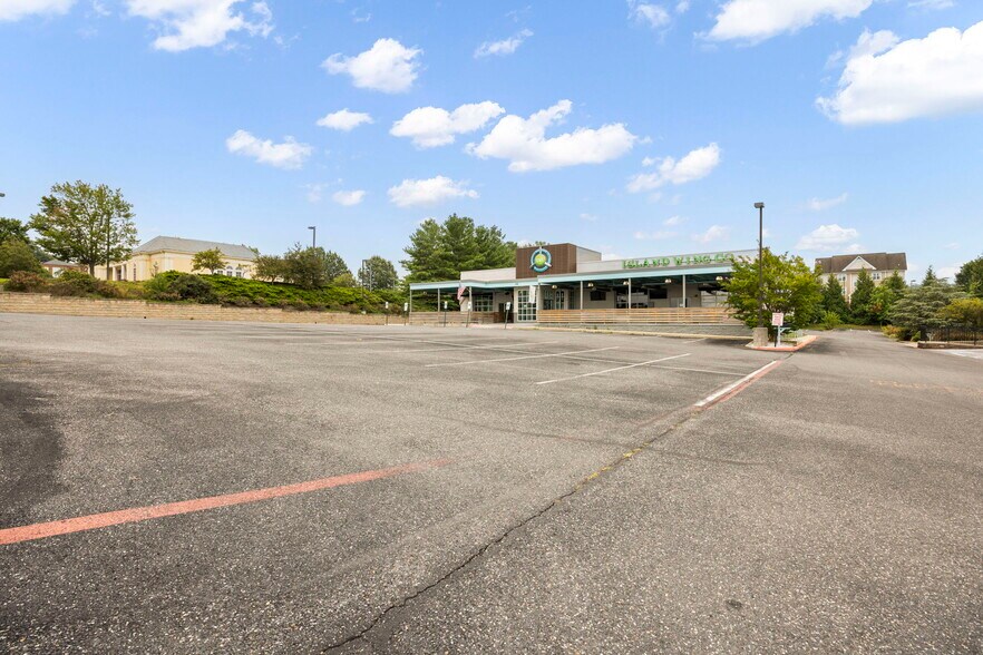 More Photos Of 350 University Blvd, Harrisonburg Freestanding For Sale