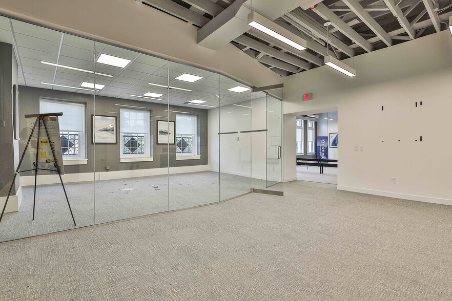 More Photos Of 6-8 E Court Sq, Newnan Medical For Lease