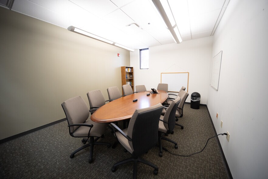 More Photos Of 835 Sharon Dr, Westlake Office For Sale