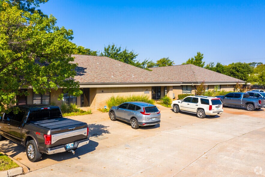 More Photos Of 2932 NW 122nd St, Oklahoma City Office For Sale