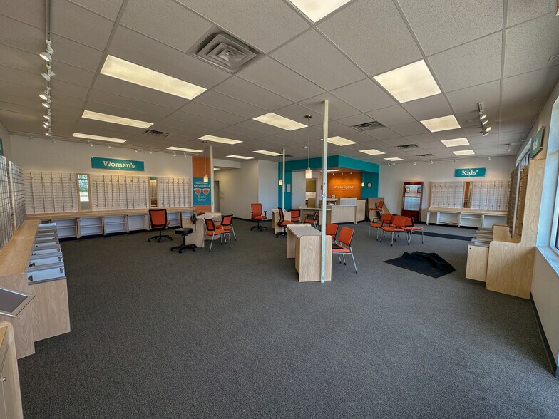 More Photos Of 1514-1528 W Springfield Rd, Taylorville Unknown For Lease