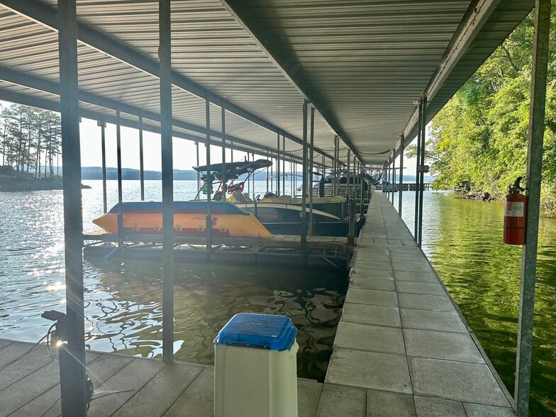 More Photos Of 165 Lakeshore Ln, Counce Hotel For Sale